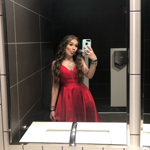 Prom dress - Picture 2 of 6